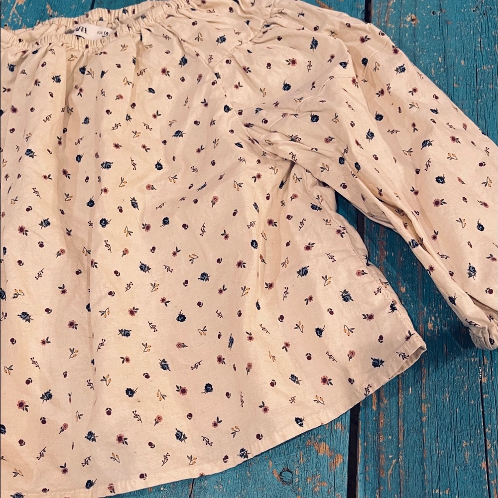 Floral Blouse - Picture 2 of 3
